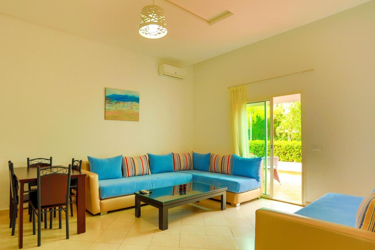 Résidence Hôtelière Riviera Beach Cabo Negro Esterno foto