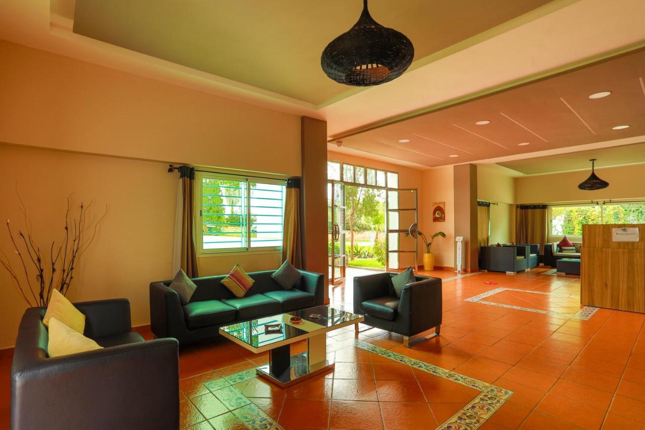 Résidence Hôtelière Riviera Beach Cabo Negro Esterno foto