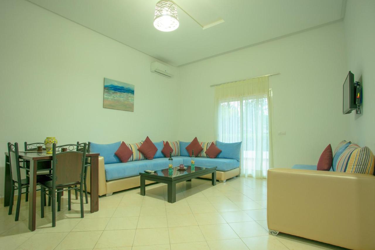 Résidence Hôtelière Riviera Beach Cabo Negro Esterno foto