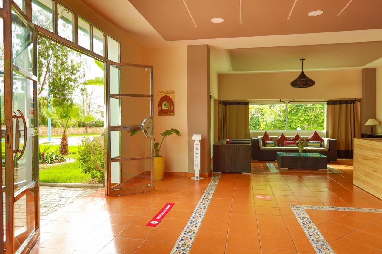 Résidence Hôtelière Riviera Beach Cabo Negro Esterno foto